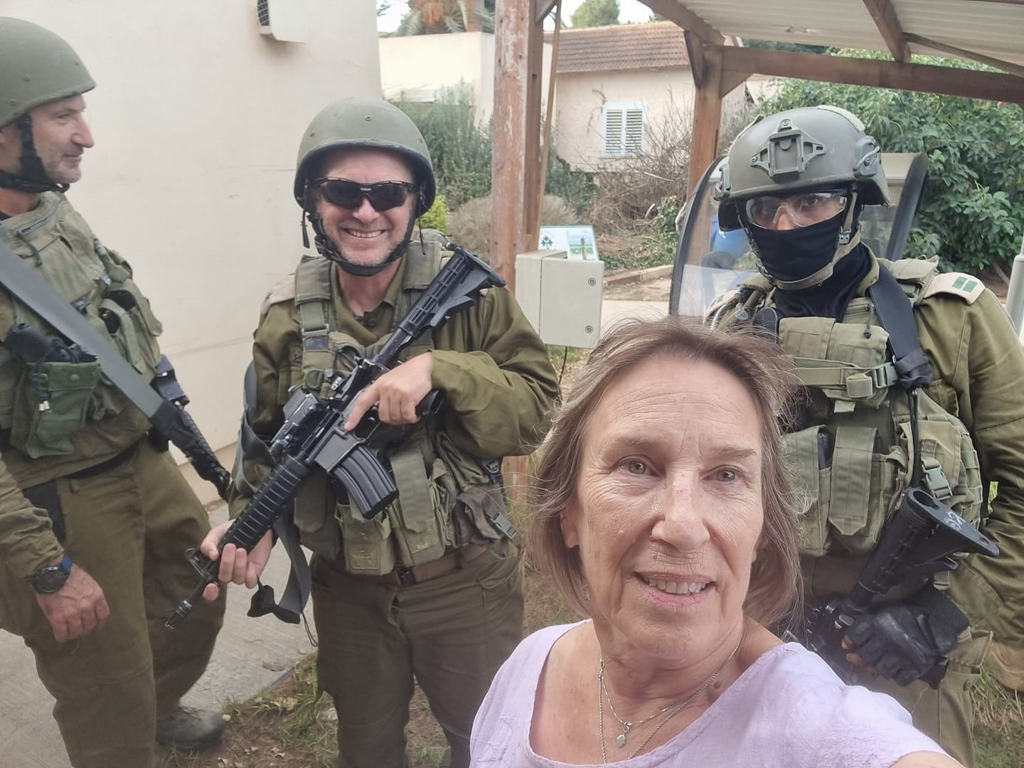 Adele R. with IDF soldiers